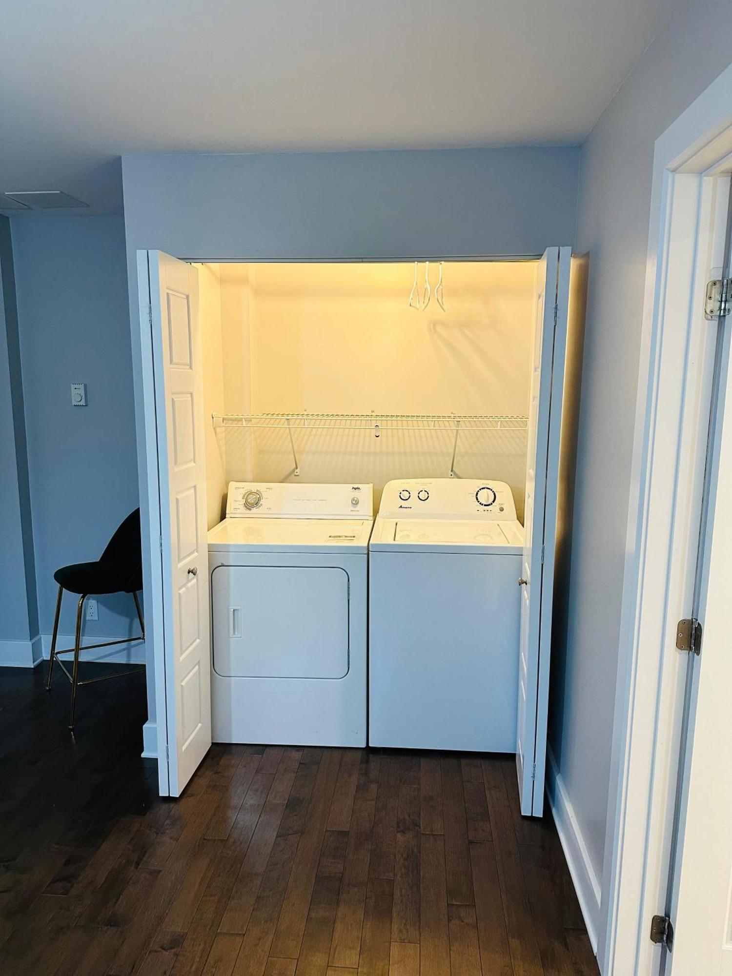 Urban Retreat - 2 Bedroom, 3 Beds, 6 Guests, Free Parking 롱게일 외부 사진