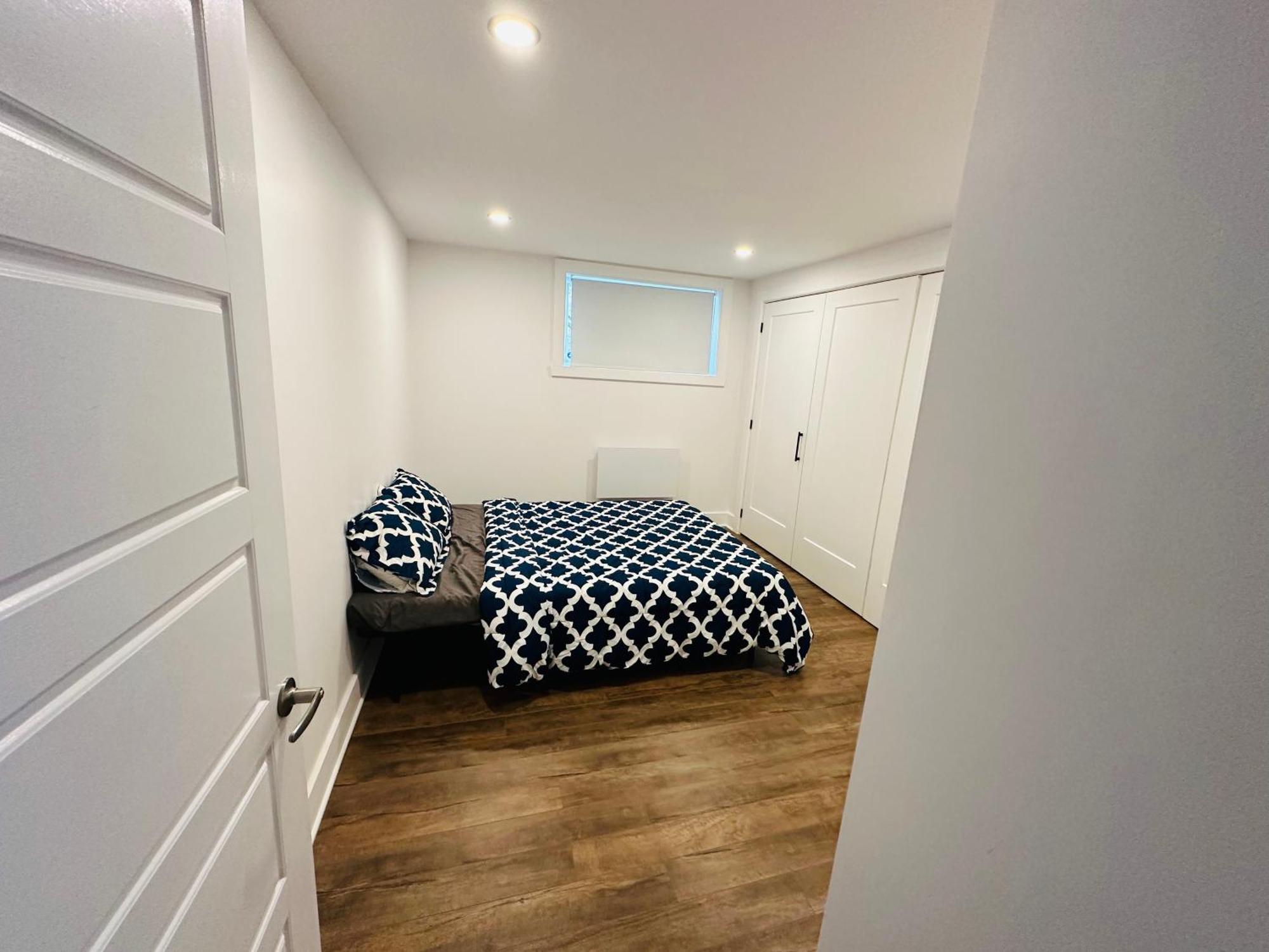 Urban Retreat - 2 Bedroom, 3 Beds, 6 Guests, Free Parking 롱게일 외부 사진